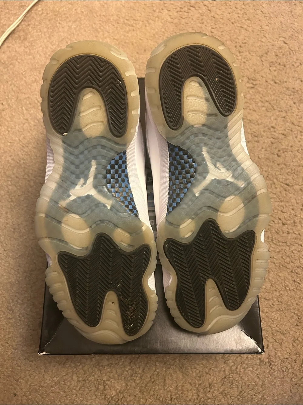 Legend Blue Jordan 11 Low Size 9.5 - Columbia Low